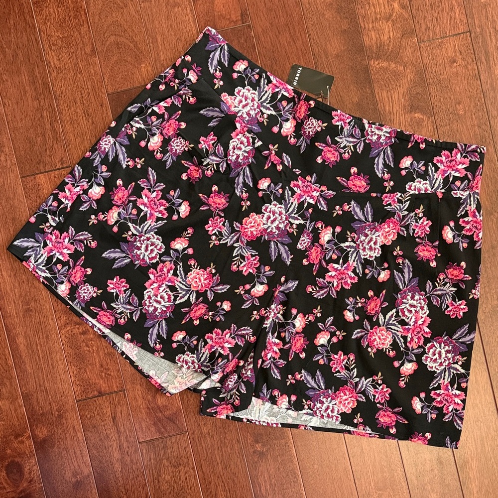 NWT Torrid Black Floral Smocked Back Pocket Shorts 3X